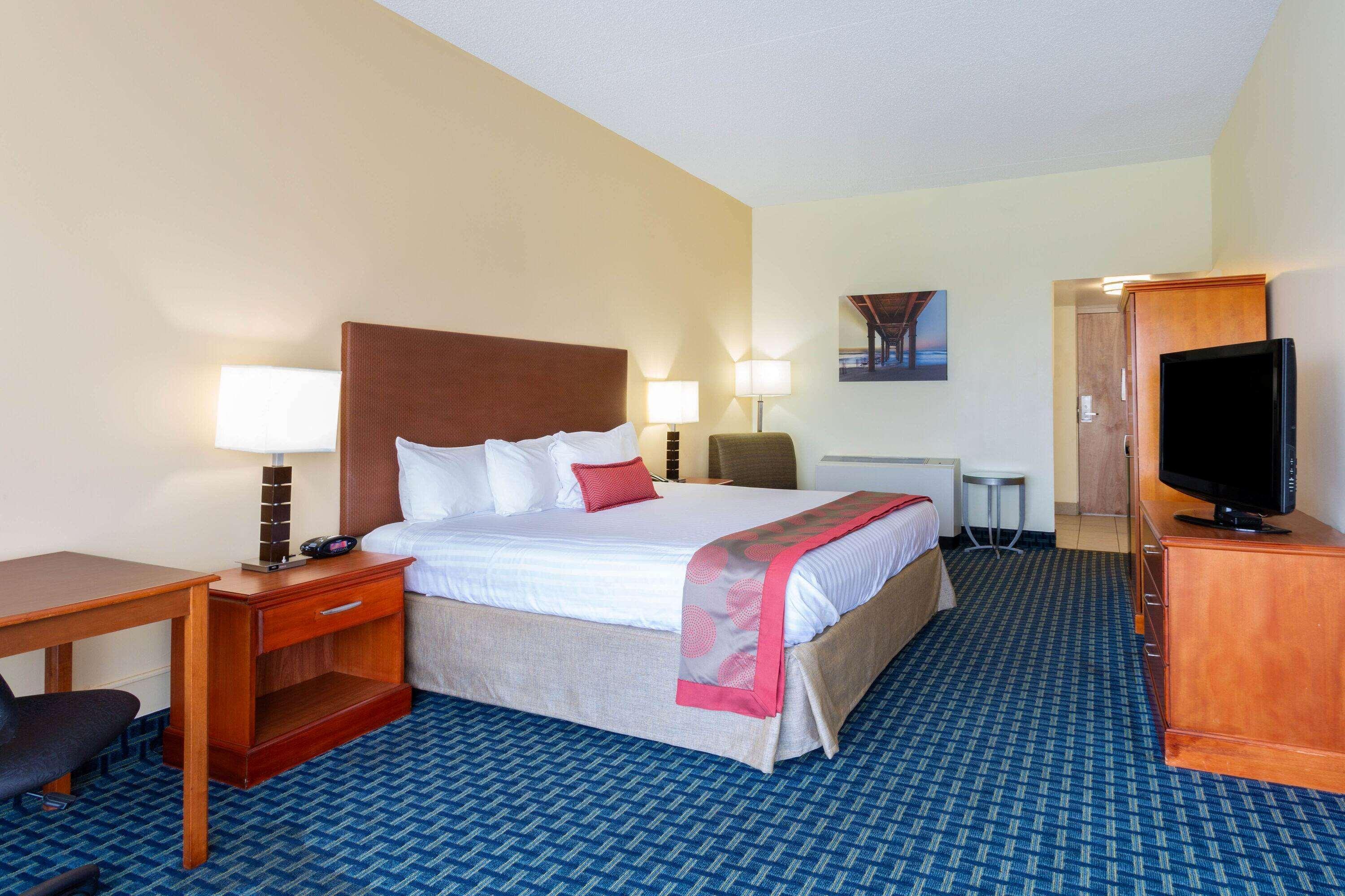 Ramada Plaza By Wyndham Virginia Beach Oceanfront Exteriör bild