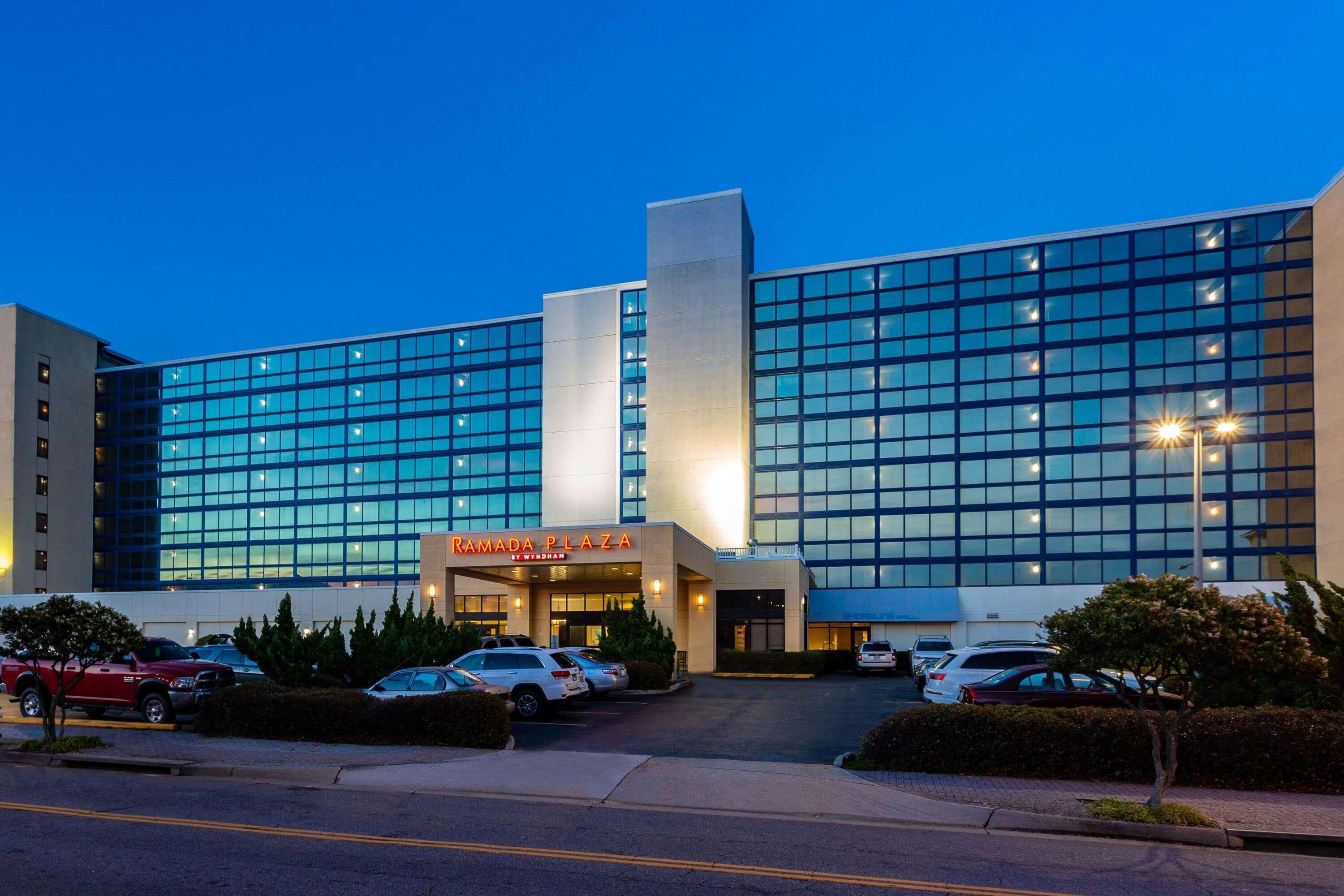 Ramada Plaza By Wyndham Virginia Beach Oceanfront Exteriör bild