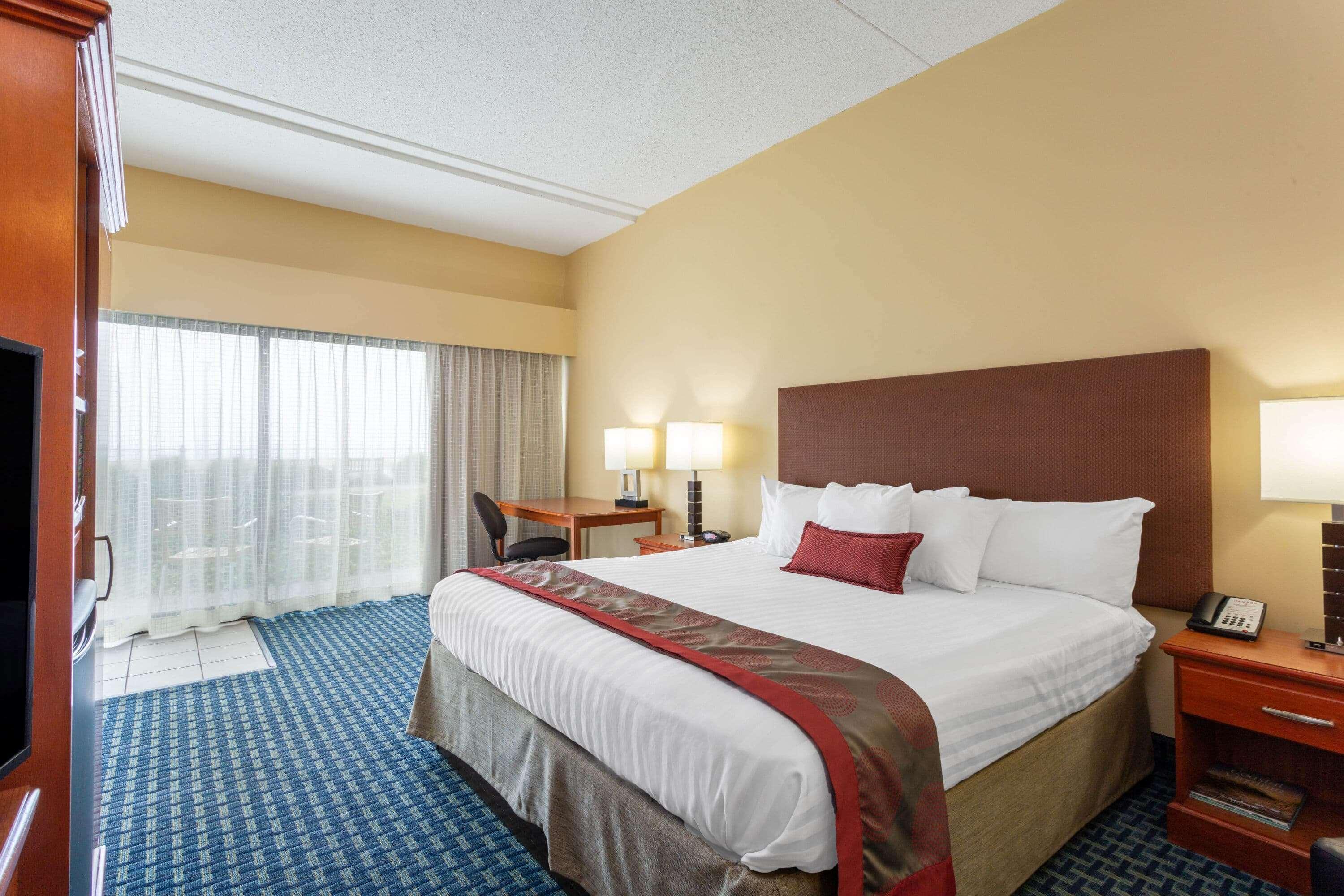 Ramada Plaza By Wyndham Virginia Beach Oceanfront Exteriör bild
