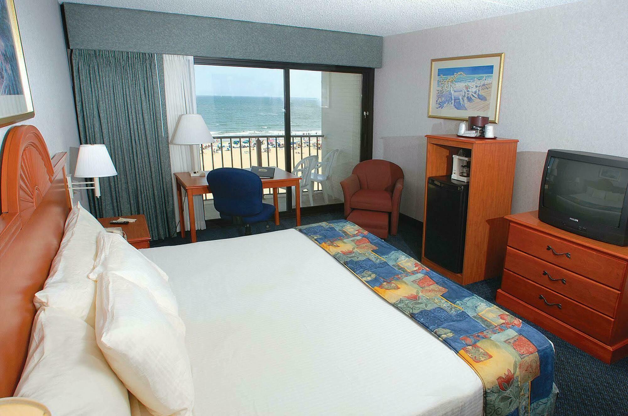 Ramada Plaza By Wyndham Virginia Beach Oceanfront Exteriör bild